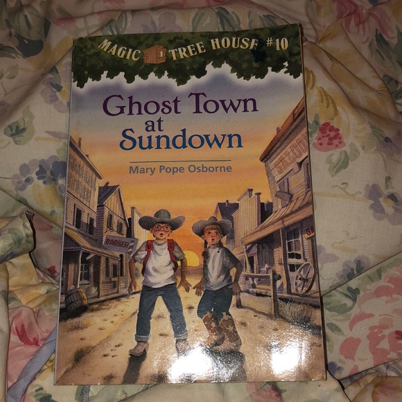 🌟5 for $20🌟 Magic tree house book 10 - Picture 1 of 1